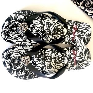 BRIGHTON Malibu Travel/Spa Sandals with Rosette